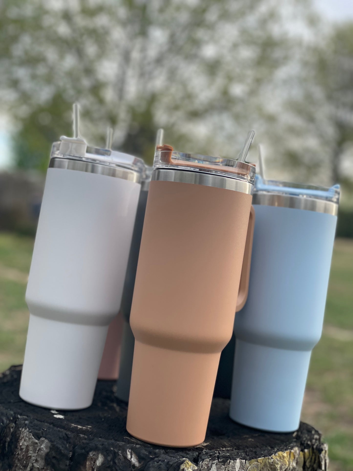 Handle Cup 40 oz with lid (no design)